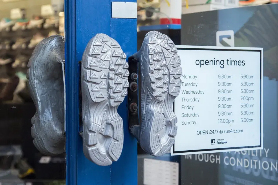 shoes, shoe store, door, door handle